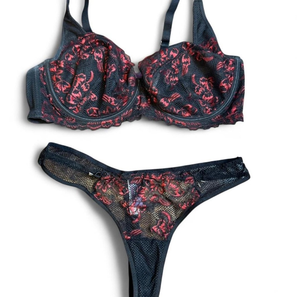 ADORE ME - Black and Red Lace Lingerie Set